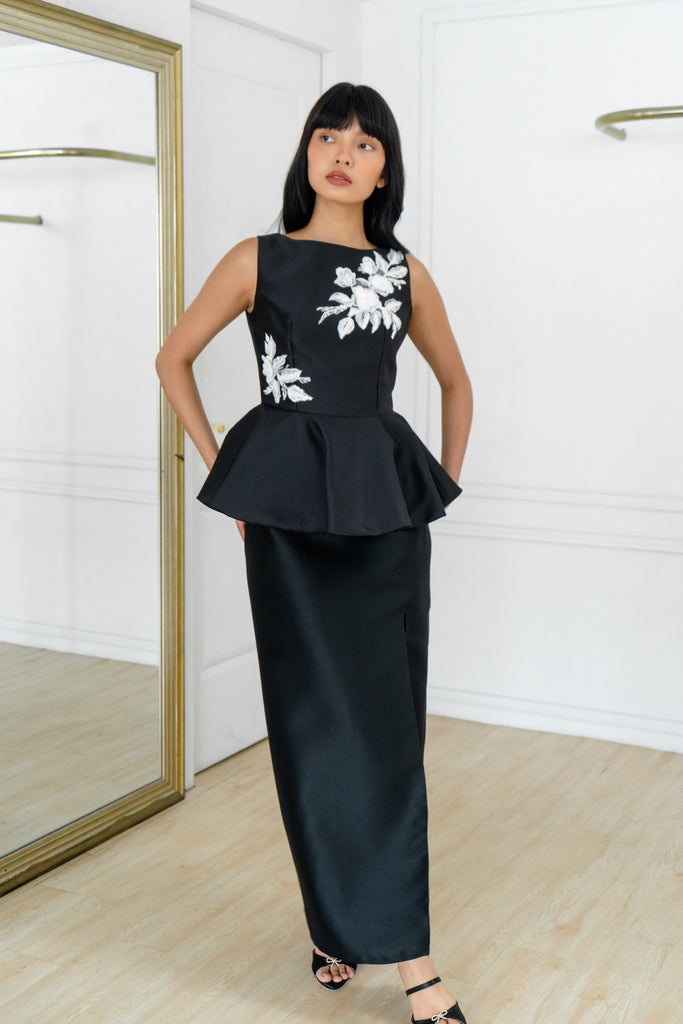 Yumi top (BLACK with Embroidery)