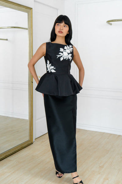 Yumi top (BLACK with Embroidery)