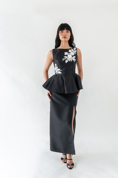 Yumi top (BLACK with Embroidery)