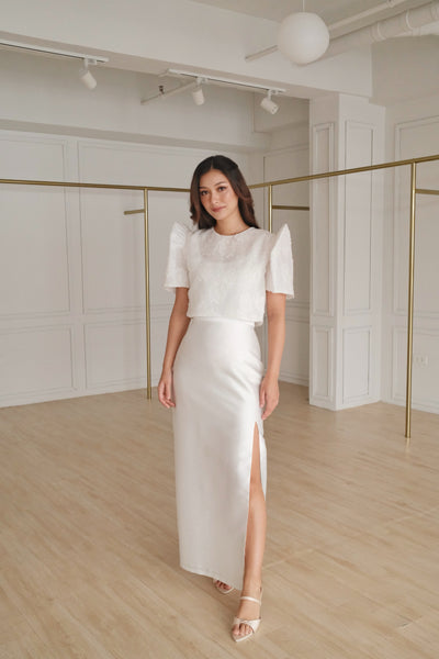 Maria top (WHITE EMBOSSED)